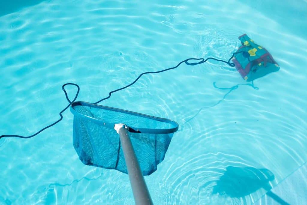 pool cleaning services