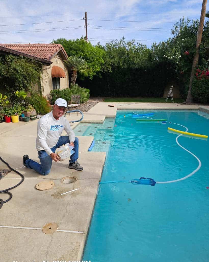 Professional Pool Cleaning Services in Scottsdale, AZ (1)